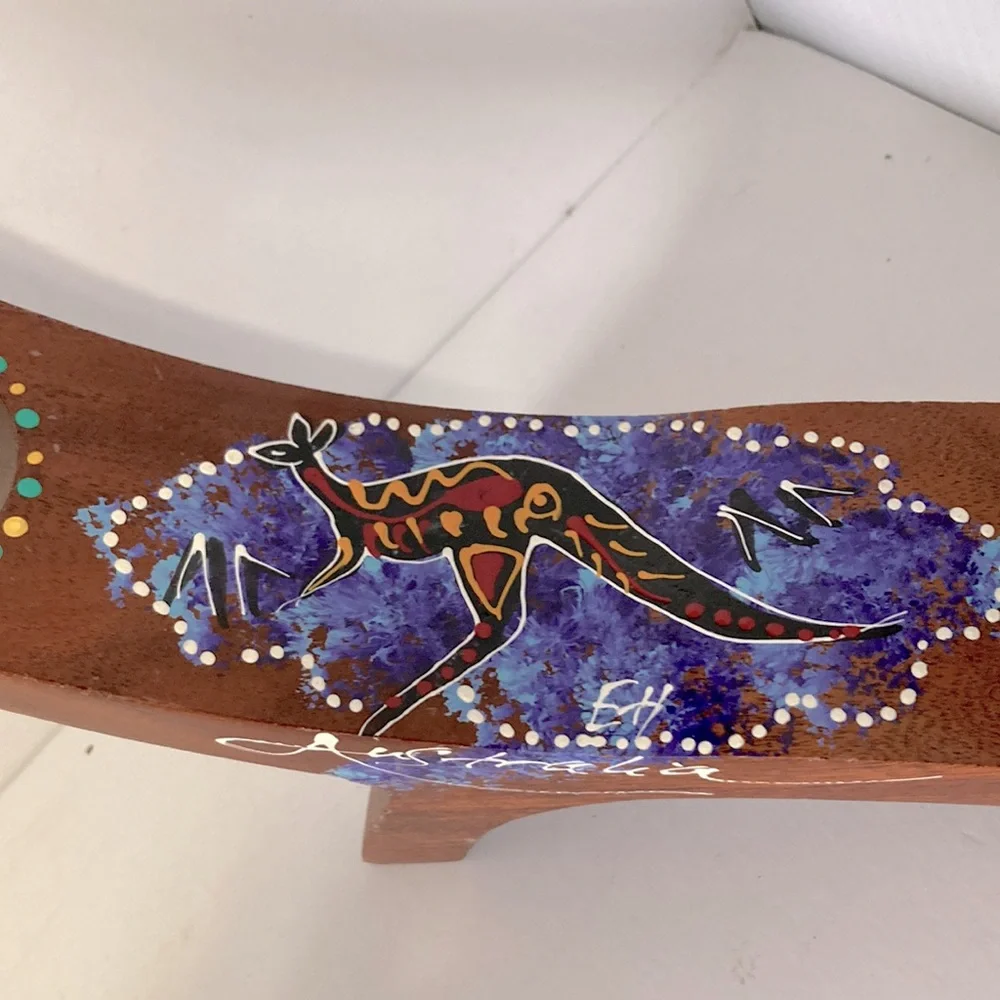 Floating Wine Bottle Holder Australian KANGAROO Hand Crafted Painted  12 x 2 in